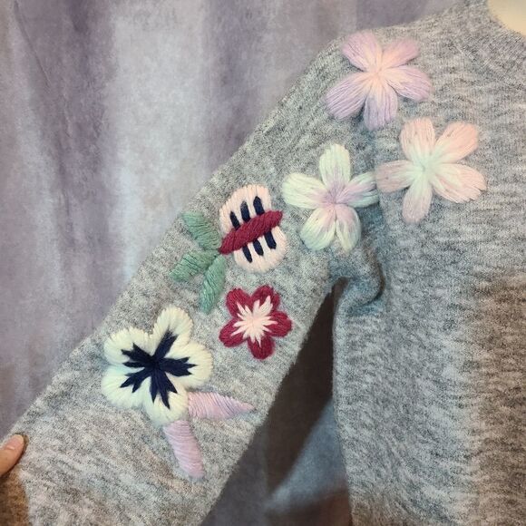 ‎Boundless North Grey Embroidered Sweater Size Small - Picture 4 of 6